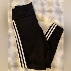 Adidas Classic Black 3/4 Workout Leggings - M